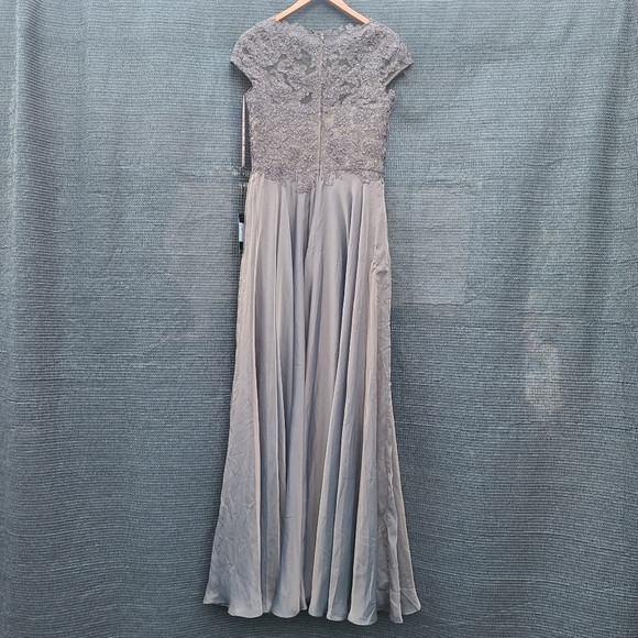 La Femme | Lace & Satin A-Line Gown In Cocoa Size 6 NWT Flawed - Picture 10 of 16